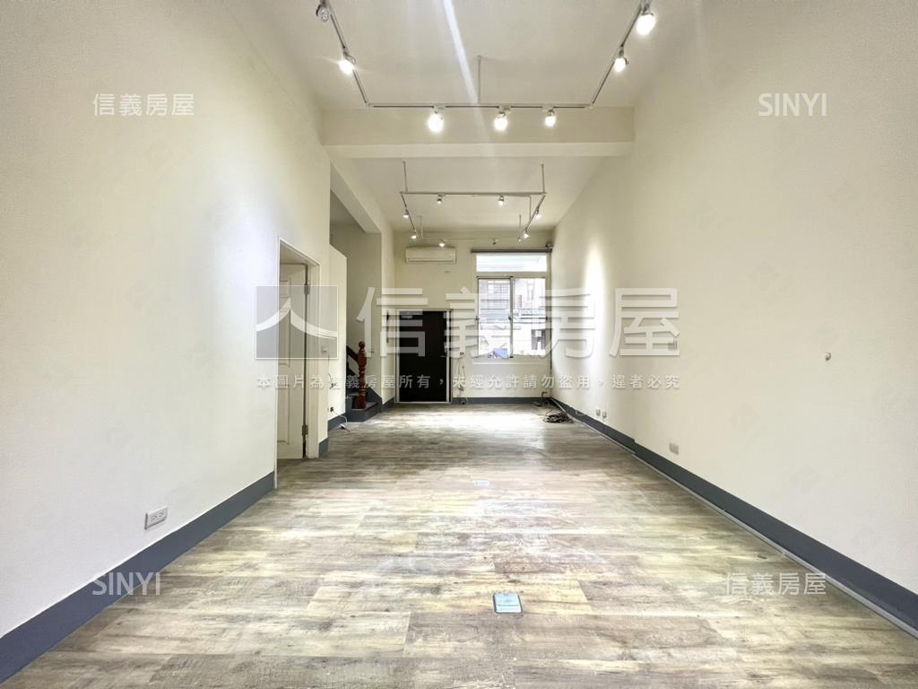 近１４期角間臨路美透天房屋室內格局與周邊環境