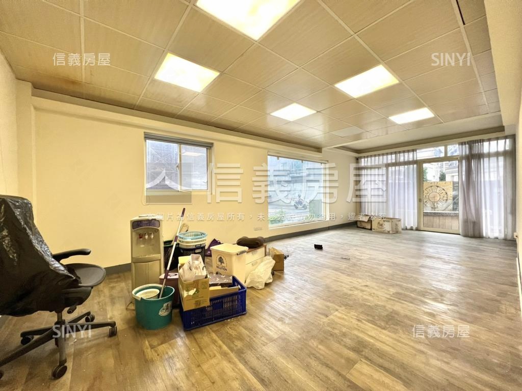 近１４期角間臨路美透天房屋室內格局與周邊環境
