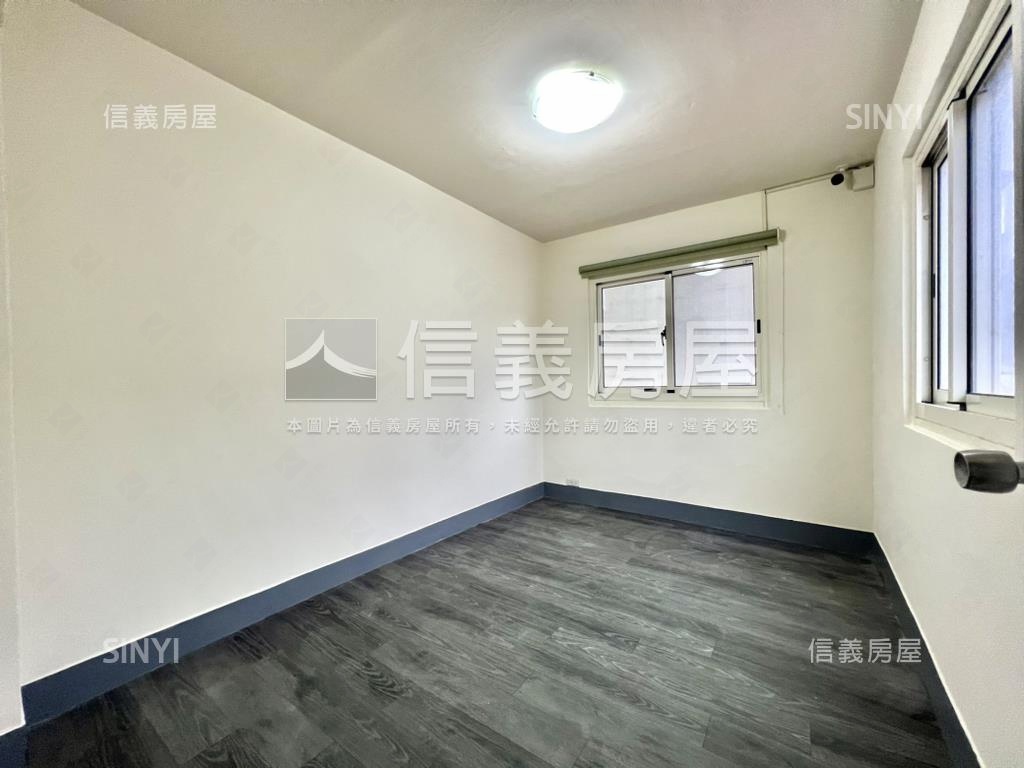 近１４期角間臨路美透天房屋室內格局與周邊環境