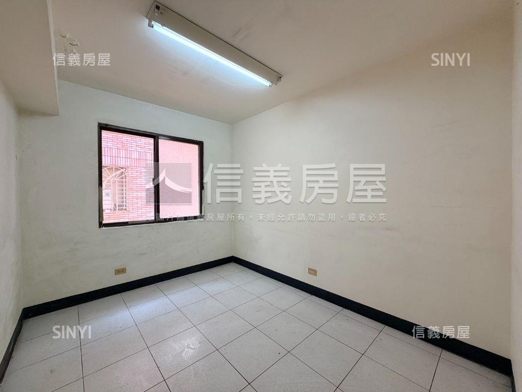 俗！陽台進出採光四房平車房屋室內格局與周邊環境