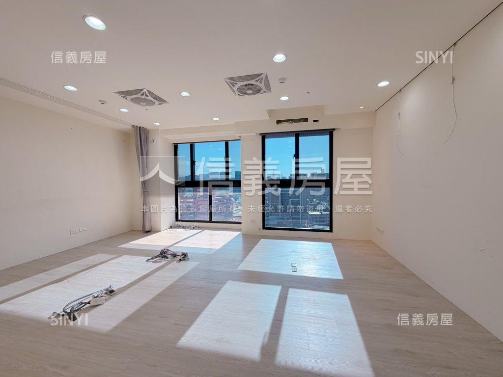 陽光沐浴。冠東城採光邊間房屋室內格局與周邊環境