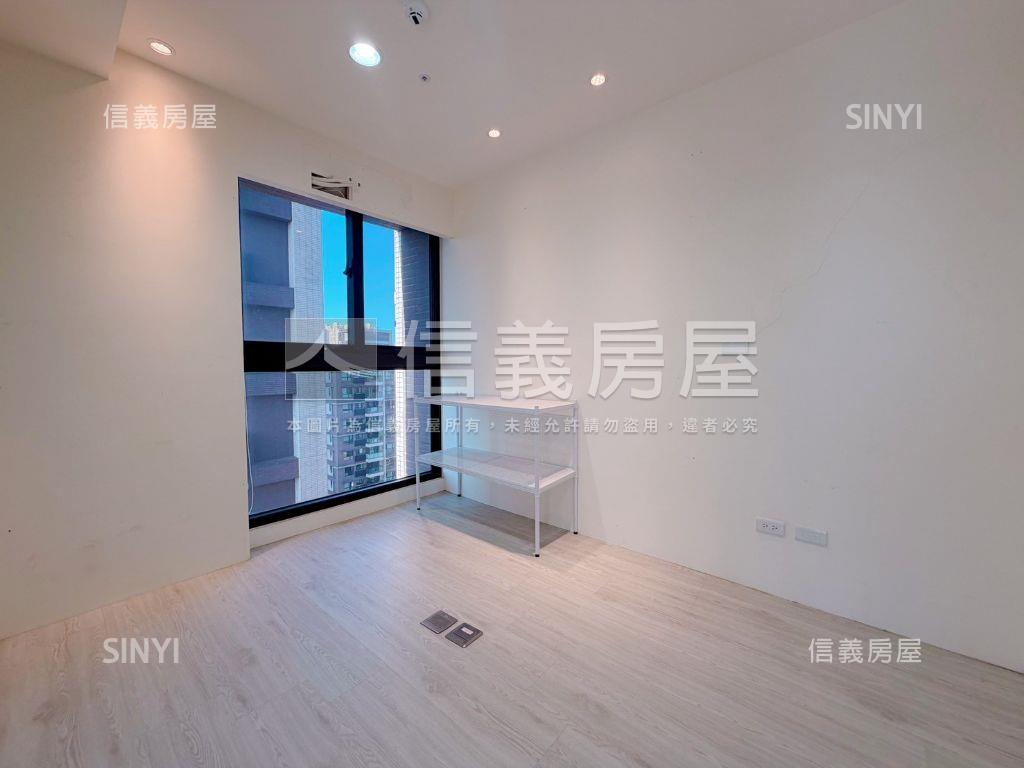 陽光沐浴。冠東城採光邊間房屋室內格局與周邊環境