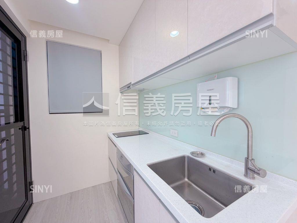 陽光沐浴。冠東城採光邊間房屋室內格局與周邊環境