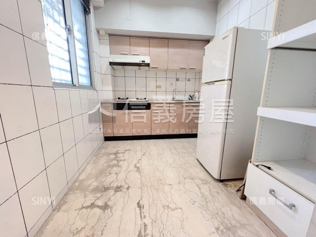 溫莎小品首購兩房附車位房屋室內格局與周邊環境