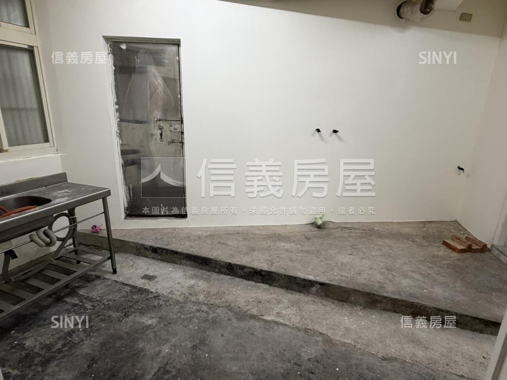 國光街一樓方便停車房屋室內格局與周邊環境