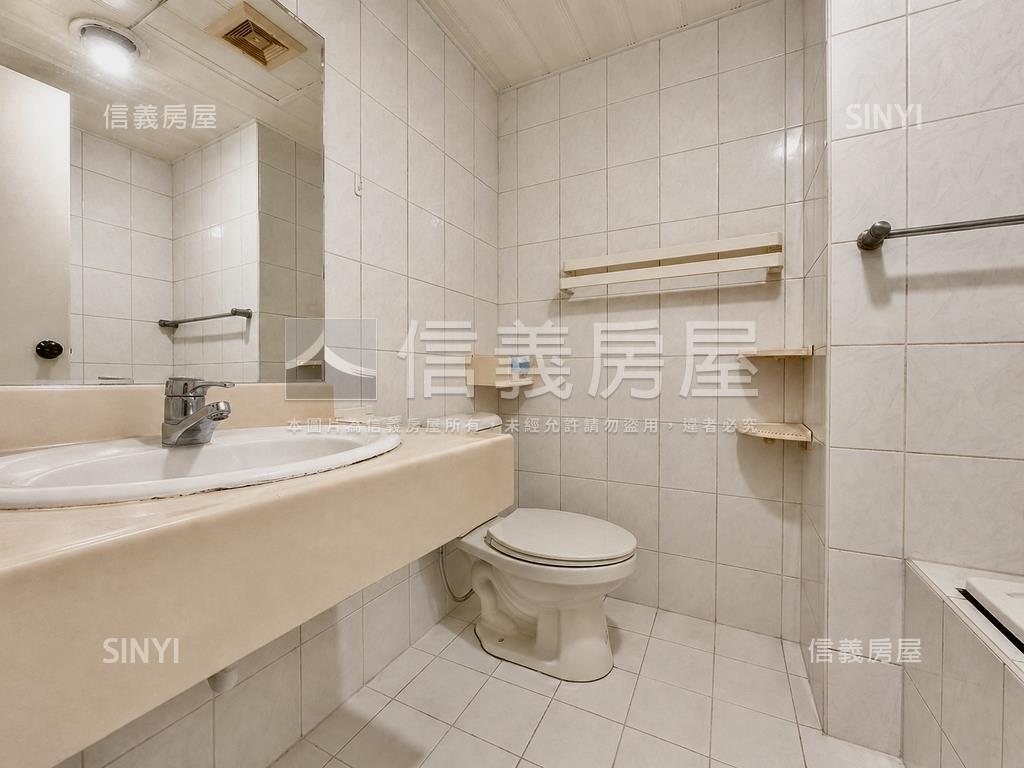 河堤維也納ＤＣ美四房平車房屋室內格局與周邊環境