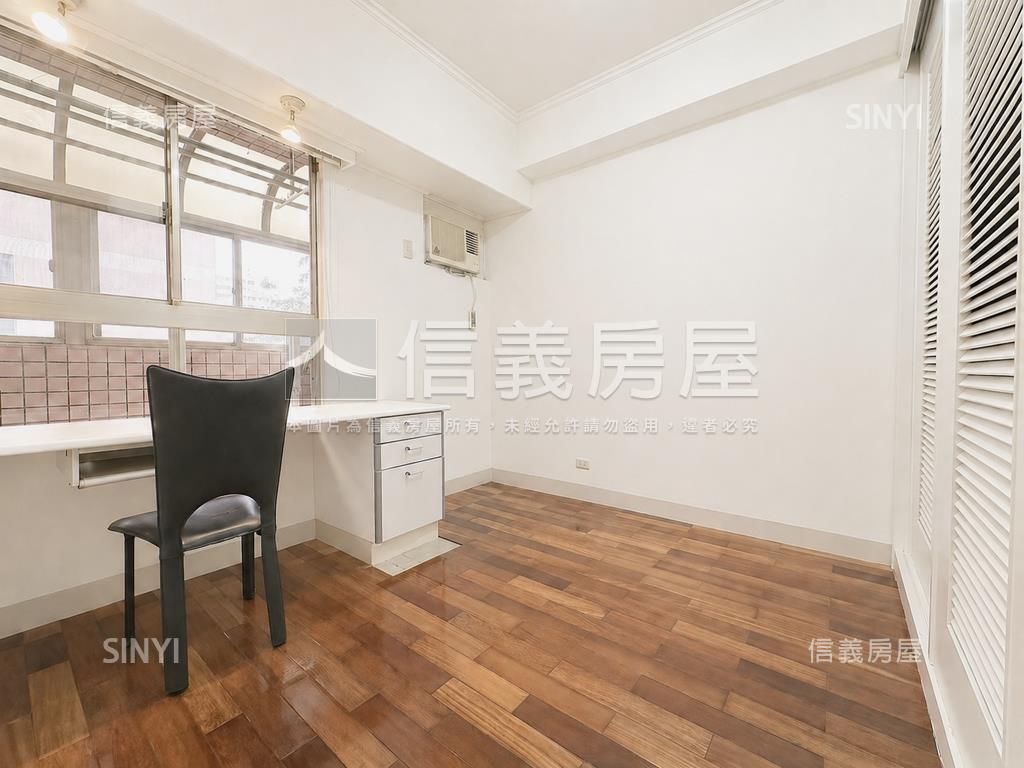 河堤維也納ＤＣ美四房平車房屋室內格局與周邊環境