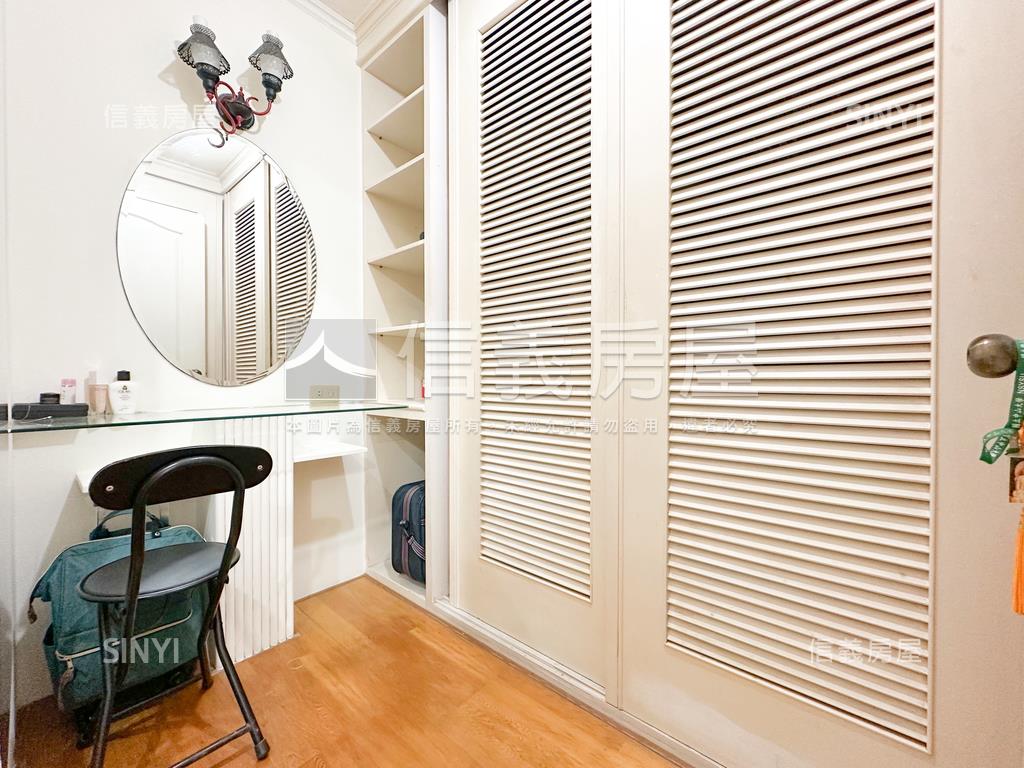 河堤維也納ＤＣ美四房平車房屋室內格局與周邊環境