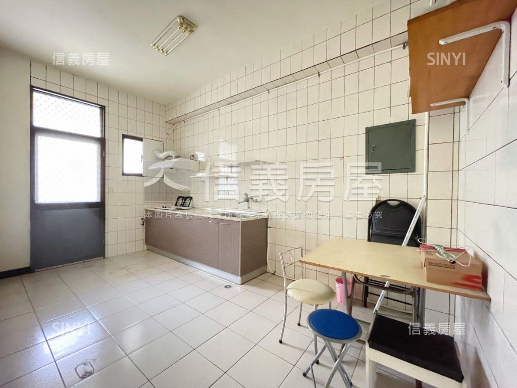 近公益路一層一戶樹景三房房屋室內格局與周邊環境