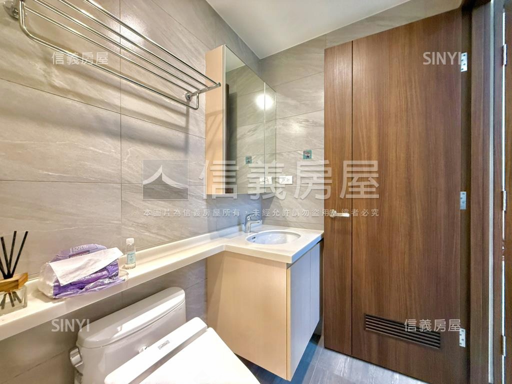 捷運站對面麗寶高樓兩房房屋室內格局與周邊環境