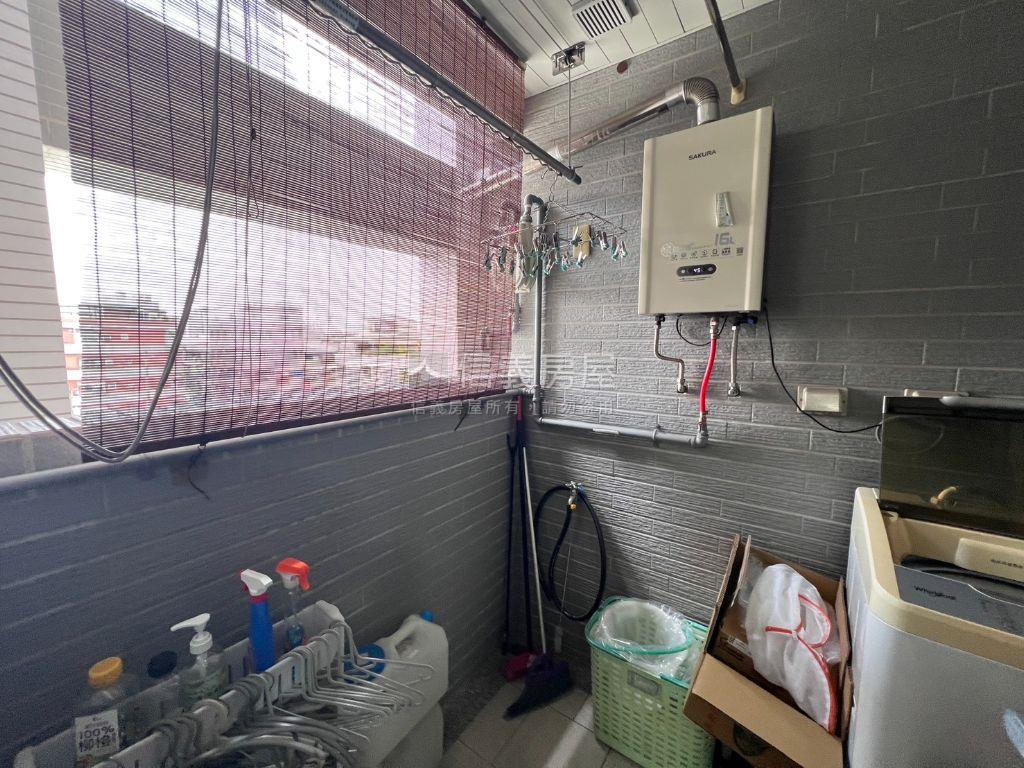 仁發兩廳院面公園三房平車房屋室內格局與周邊環境
