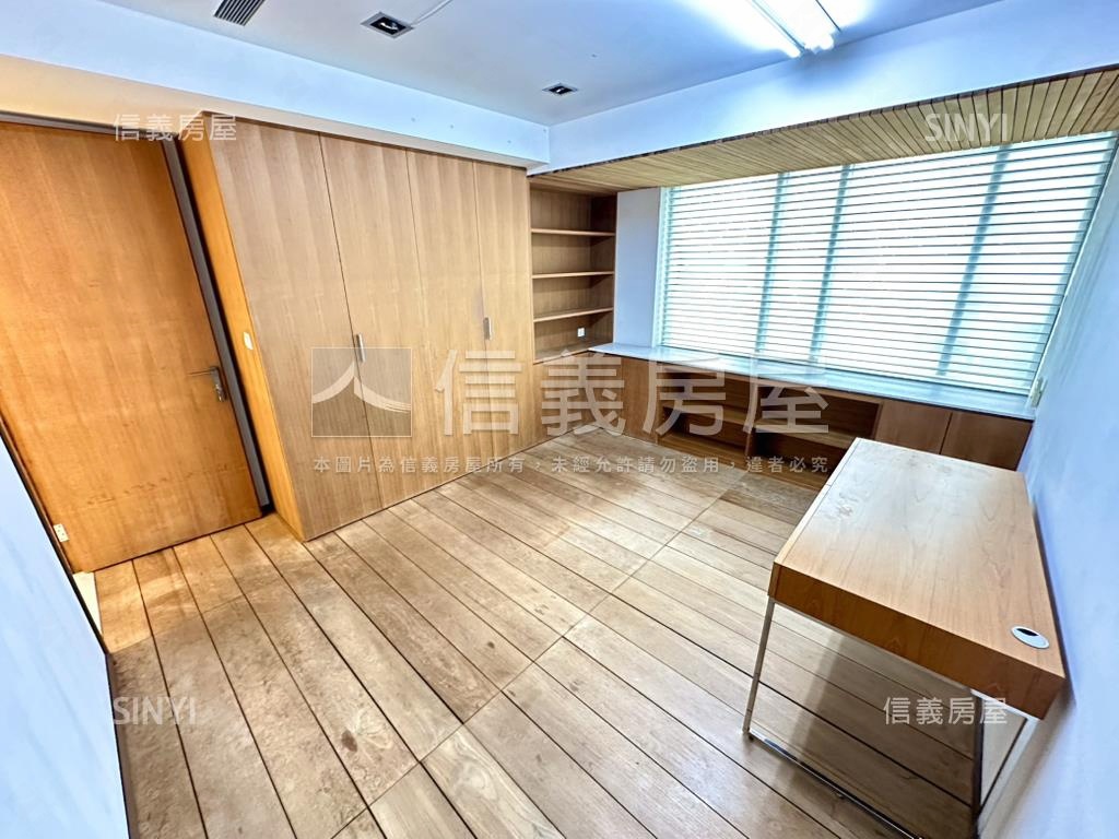 五鐵★質感大器四房辦公房屋室內格局與周邊環境