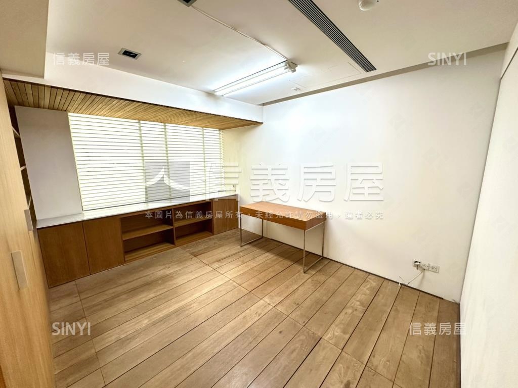五鐵★質感大器四房辦公房屋室內格局與周邊環境