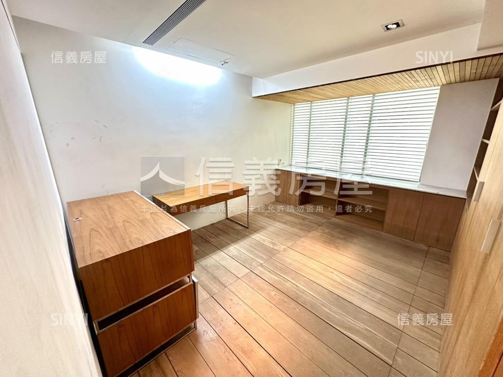 五鐵★質感大器四房辦公房屋室內格局與周邊環境