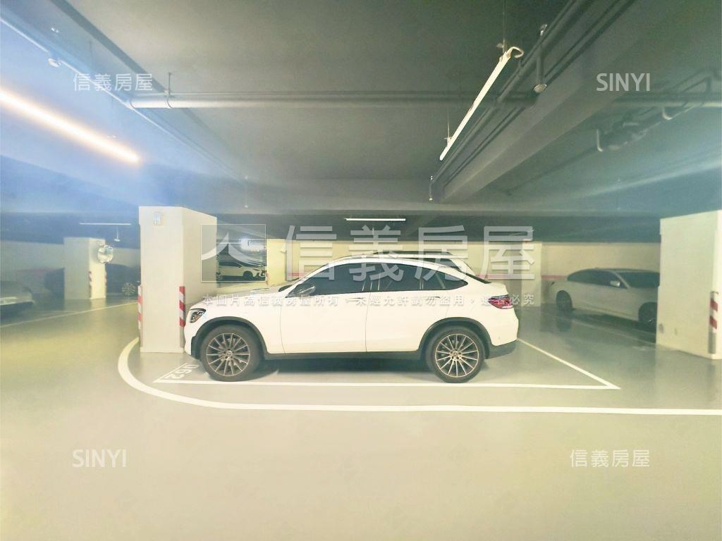 仁愛翠亨三主臥雙車位房屋室內格局與周邊環境