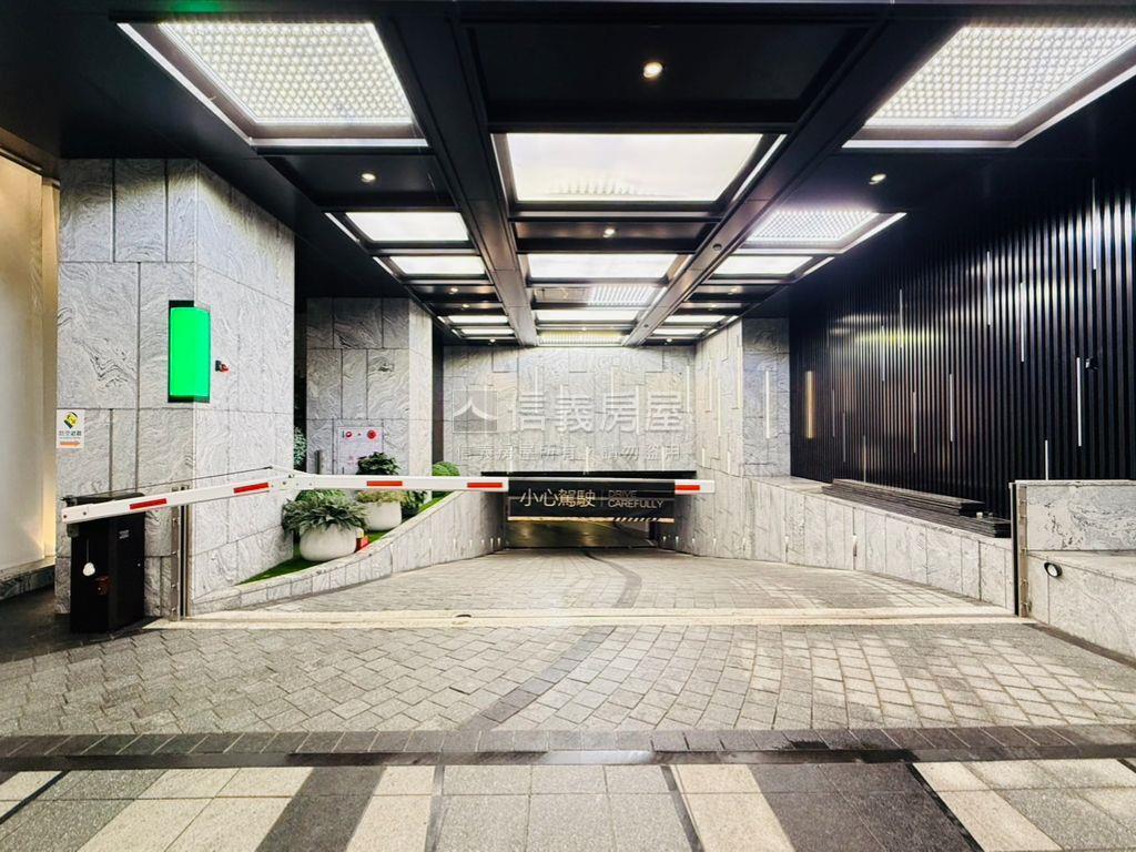 太陽帝國正一房有車位房屋室內格局與周邊環境