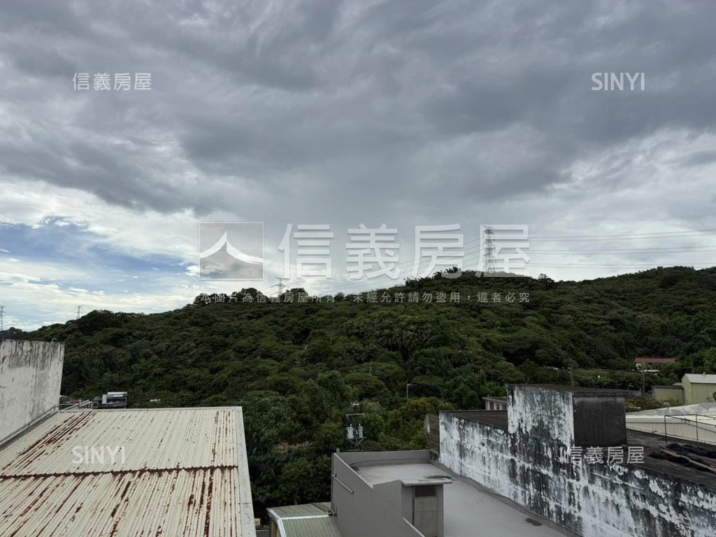 面寬約９米前庭透天房屋室內格局與周邊環境