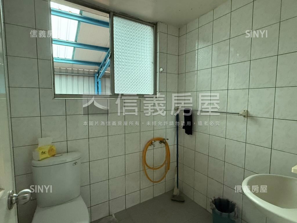 面寬約９米前庭透天房屋室內格局與周邊環境