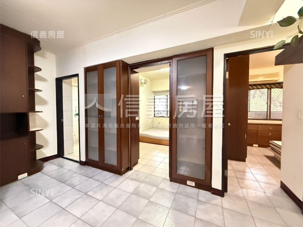 正五期大業學區面公園３房房屋室內格局與周邊環境