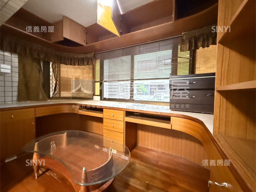 正五期大業學區面公園３房房屋室內格局與周邊環境