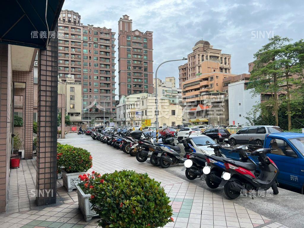 仲平商圈三角窗金店面房屋室內格局與周邊環境