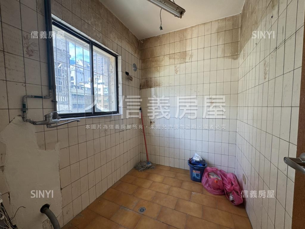 ［專任］近板南線採光公寓房屋室內格局與周邊環境