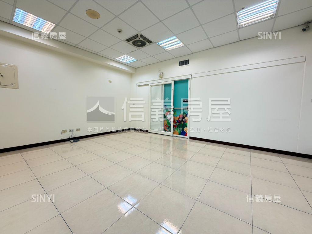 龍鳳雙星低總價辦公房屋室內格局與周邊環境