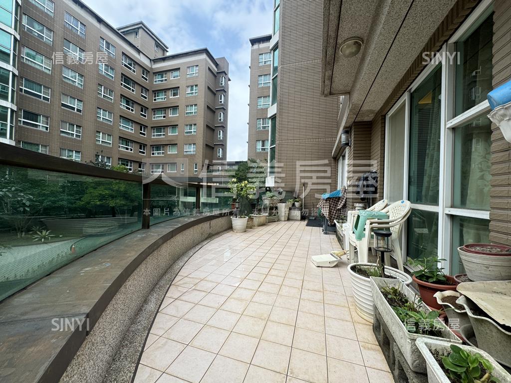 稀有帝品三房三車位露臺房屋室內格局與周邊環境
