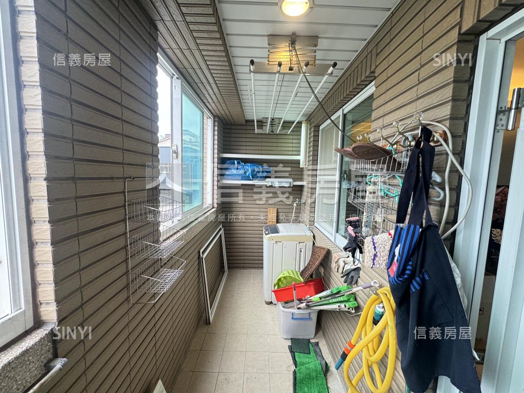 稀有帝品三房三車位露臺房屋室內格局與周邊環境