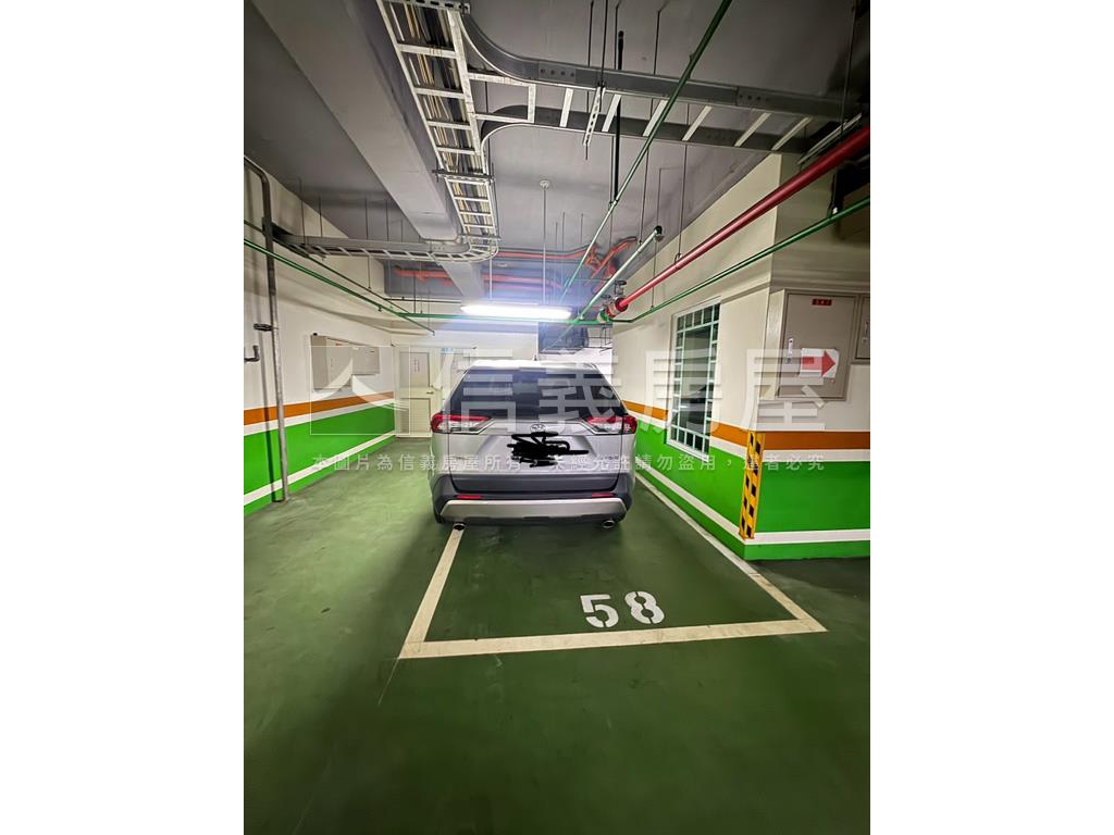稀有帝品三房三車位露臺房屋室內格局與周邊環境