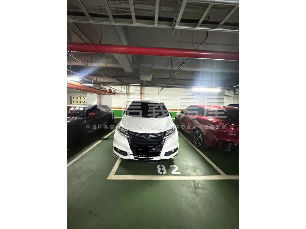 稀有帝品三房三車位露臺房屋室內格局與周邊環境