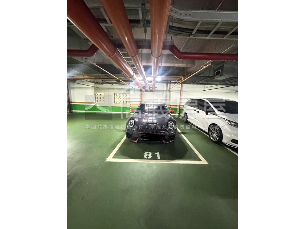 稀有帝品三房三車位露臺房屋室內格局與周邊環境