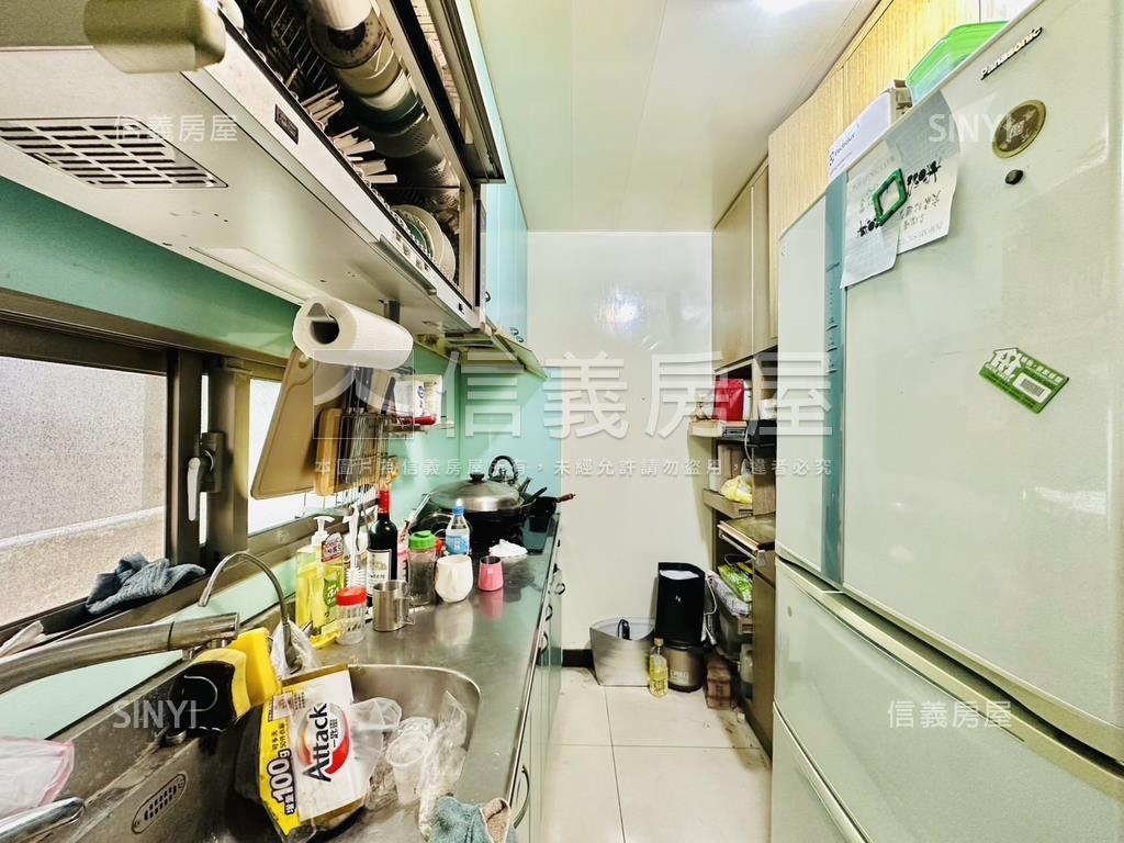 忠孝方正三面採光公寓房屋室內格局與周邊環境