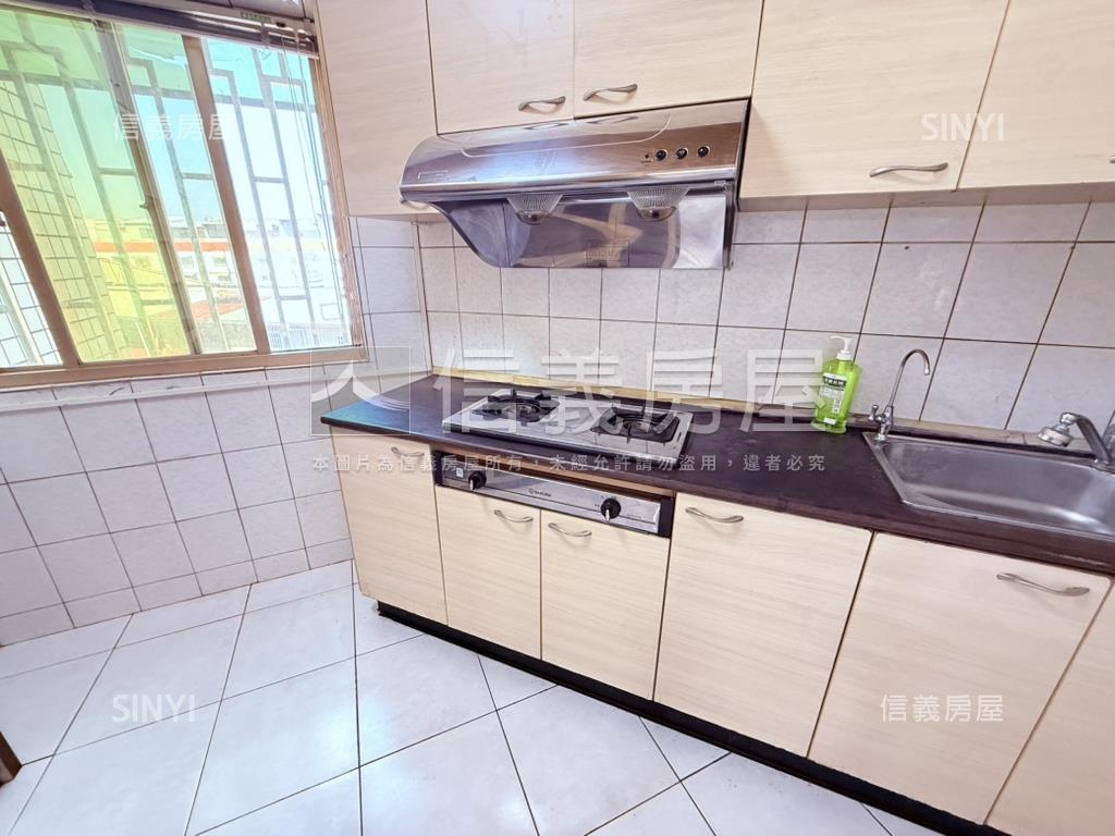 北區電梯兩房有車位房屋室內格局與周邊環境