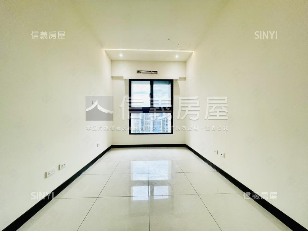 稀有看日月光三房車位房屋室內格局與周邊環境