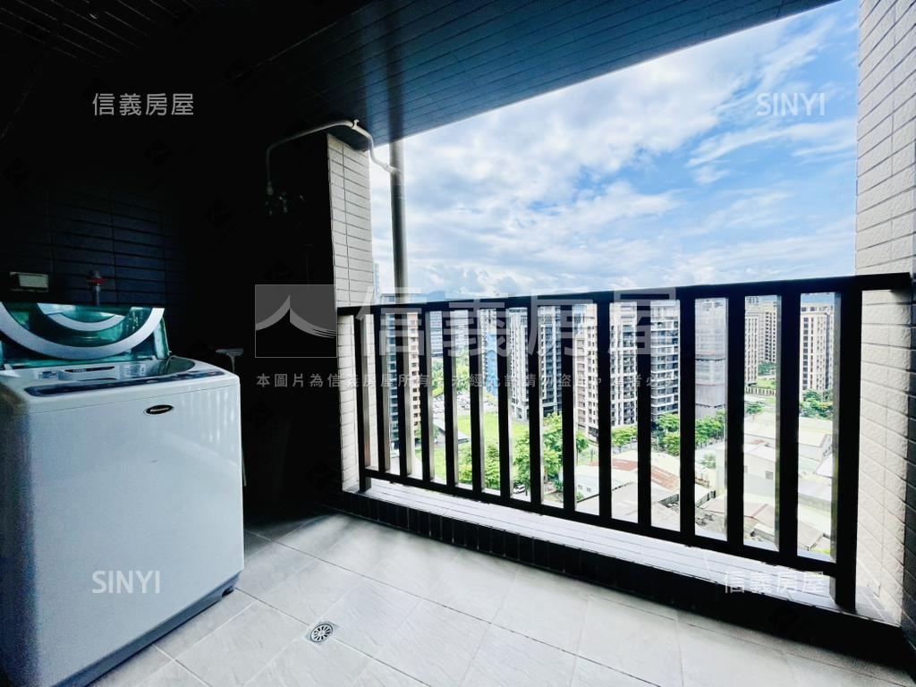 稀有看日月光三房車位房屋室內格局與周邊環境