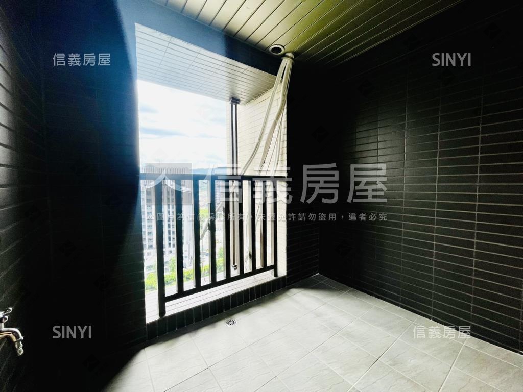 稀有看日月光三房車位房屋室內格局與周邊環境