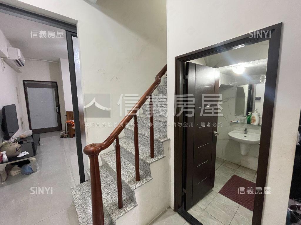 關廟靜巷輕屋齡五房透天房屋室內格局與周邊環境