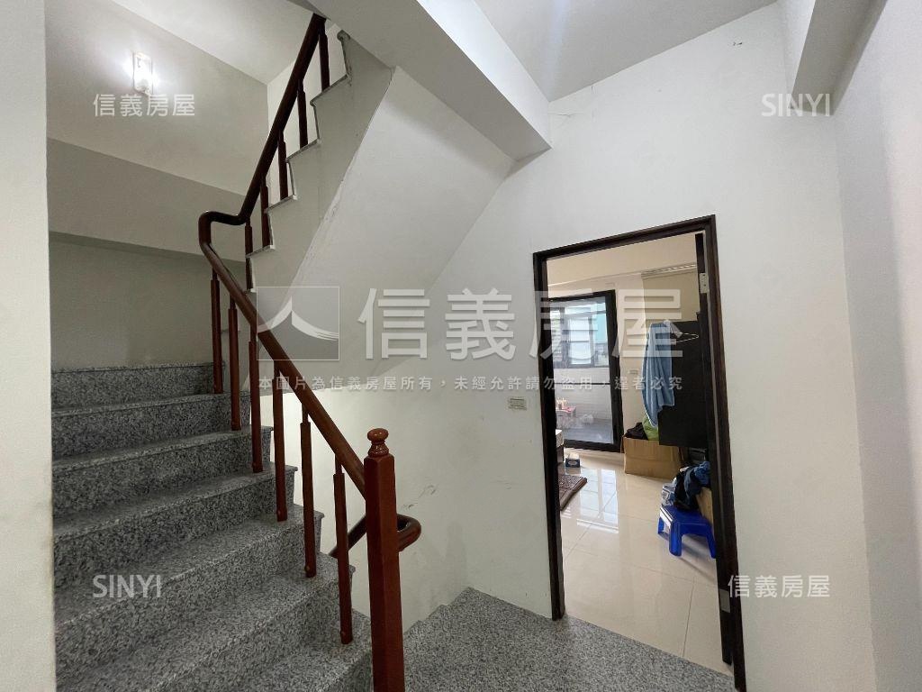 關廟靜巷輕屋齡五房透天房屋室內格局與周邊環境
