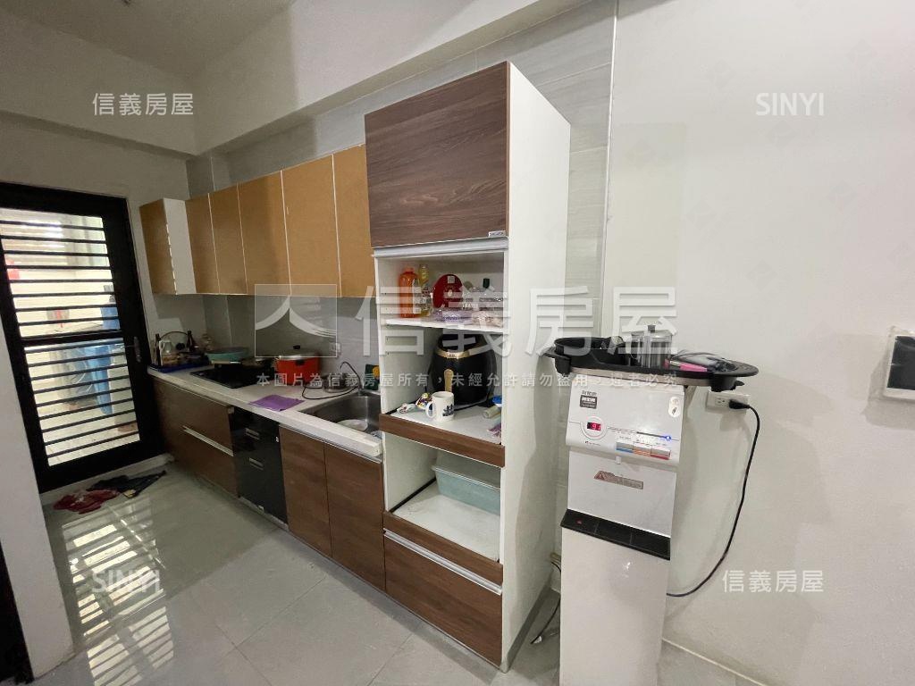 關廟靜巷輕屋齡五房透天房屋室內格局與周邊環境