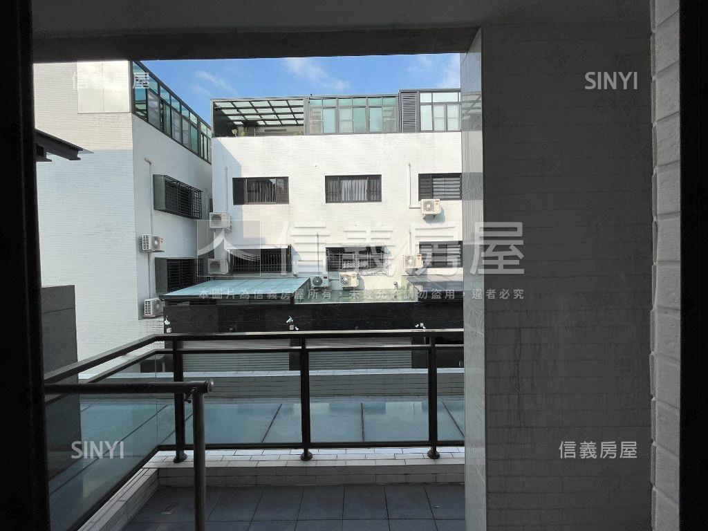 關廟靜巷輕屋齡五房透天房屋室內格局與周邊環境