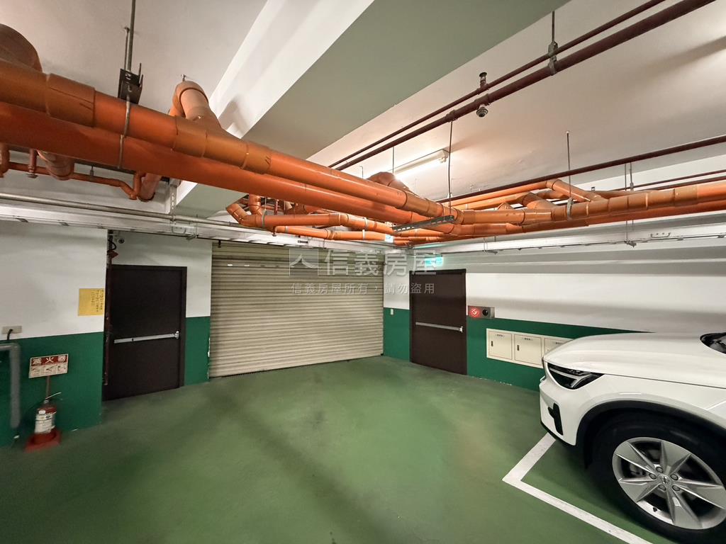 稀有·巴黎之星兩房車位房屋室內格局與周邊環境