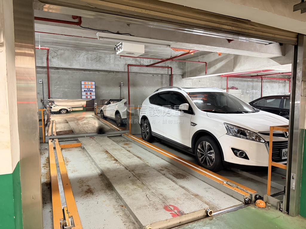 稀有·巴黎之星兩房車位房屋室內格局與周邊環境