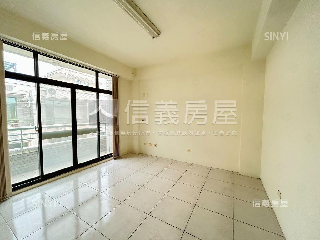 荷風稀有面寬雙車墅房屋室內格局與周邊環境