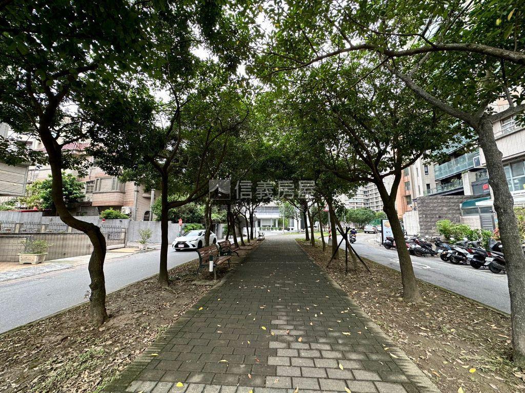 近扶輪公園三房雙車位房屋室內格局與周邊環境