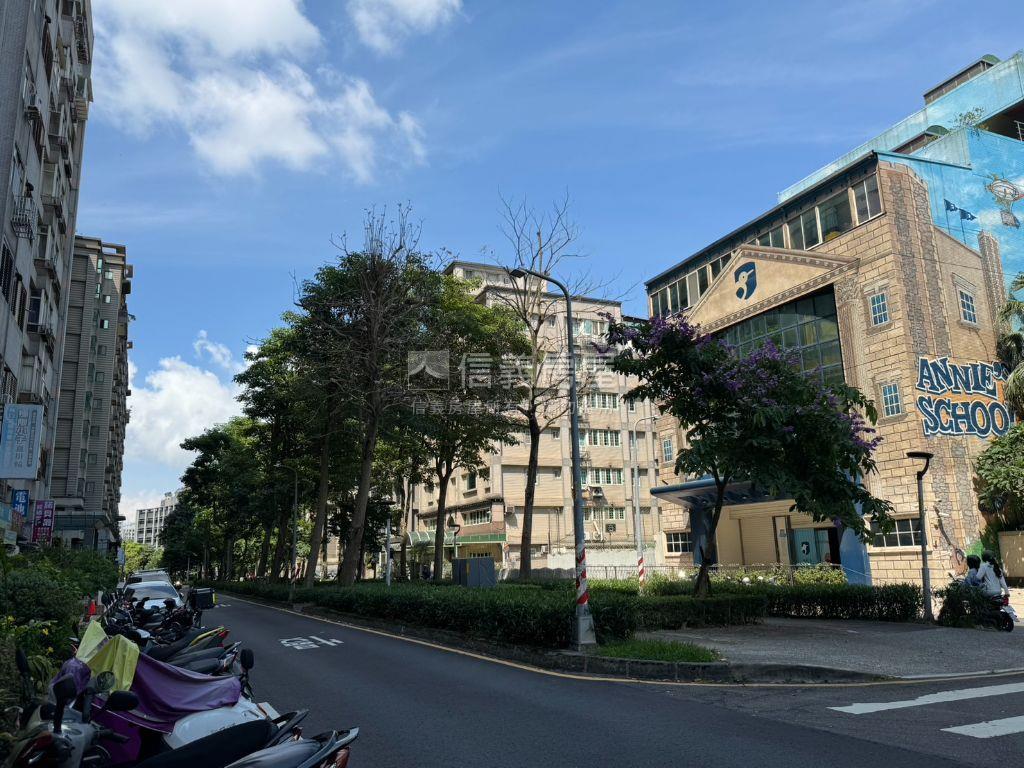 近扶輪公園三房雙車位房屋室內格局與周邊環境