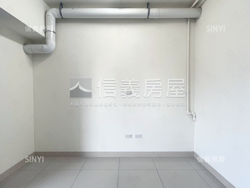 郡都ＪＲ捷運高樓採光美宅房屋室內格局與周邊環境