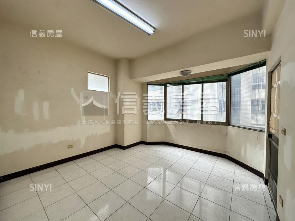 義享百貨邊間採光四房房屋室內格局與周邊環境