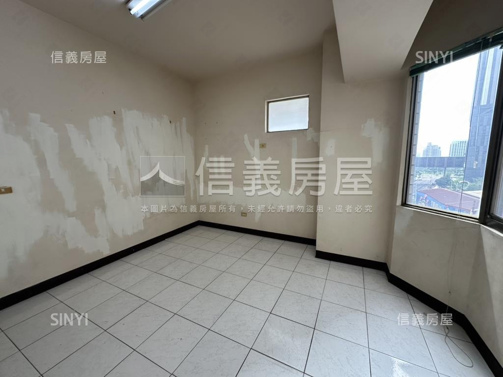 義享百貨邊間採光四房房屋室內格局與周邊環境