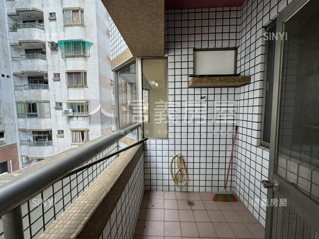 義享百貨邊間採光四房房屋室內格局與周邊環境